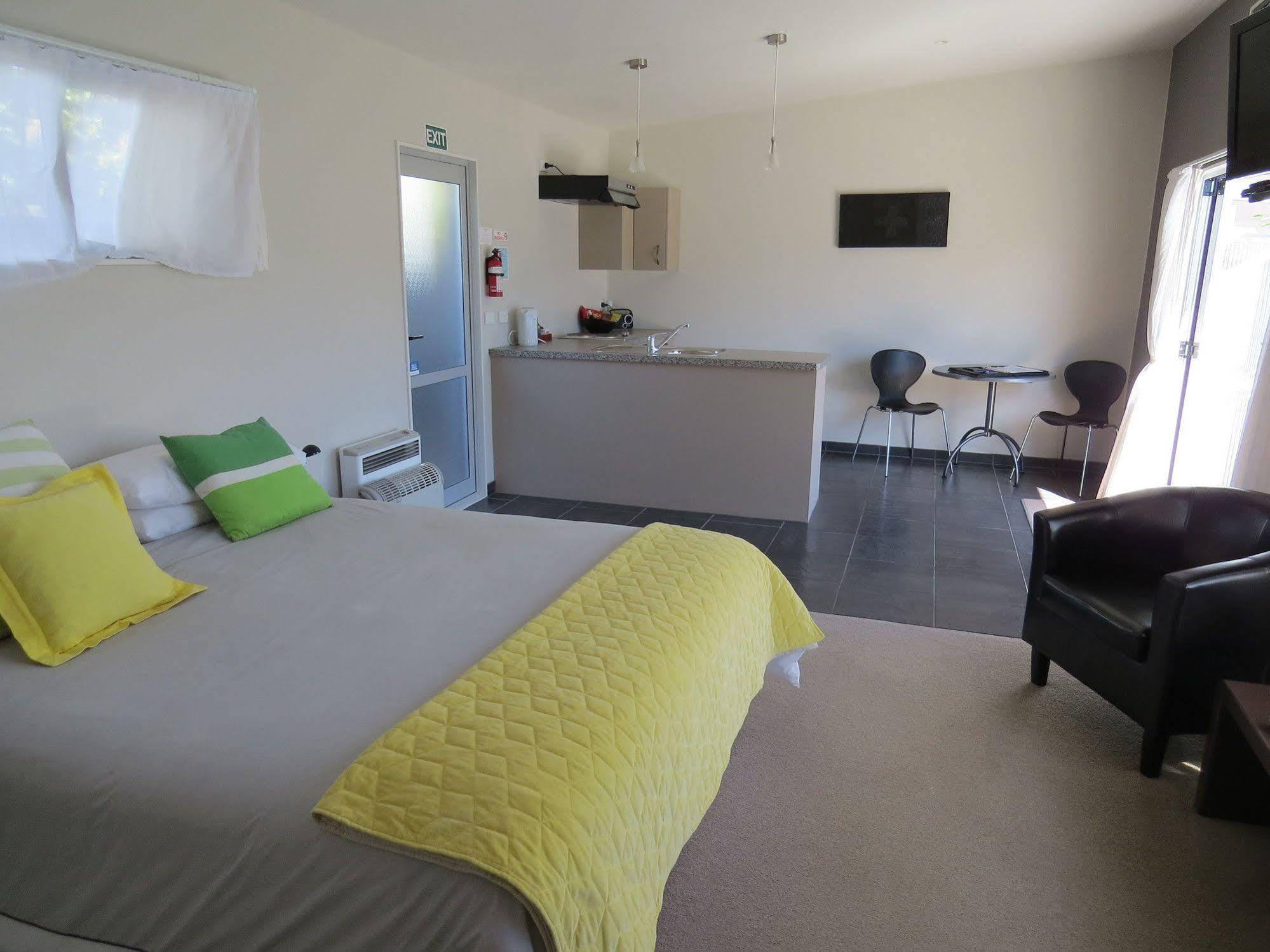 Pipinui Motel Whangamata Zewnętrze zdjęcie